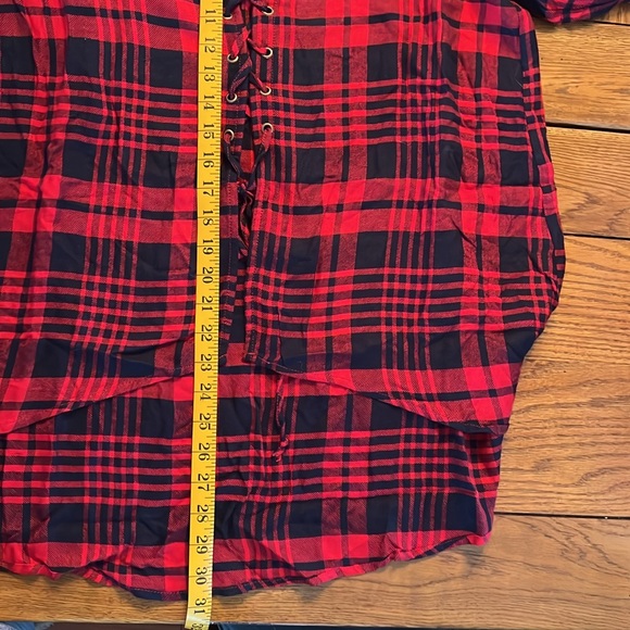 Grace & Lace new laceup shirt - Picture 3 of 3